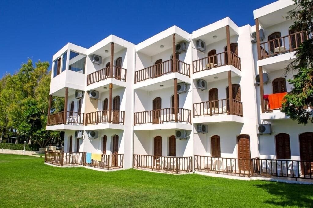 Отель Prince Of Lillies 2*